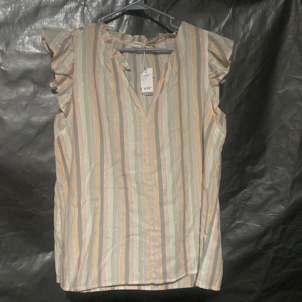 Gap shirt